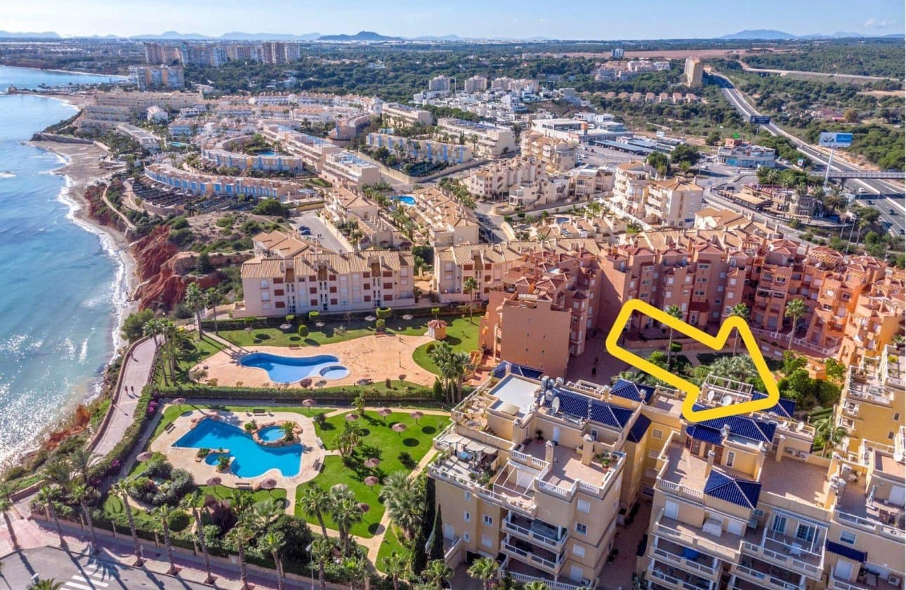 3 sovrum Takvåning till salu i Orihuela Costa med pool garage - 645 000 € (Ref: 9429397)