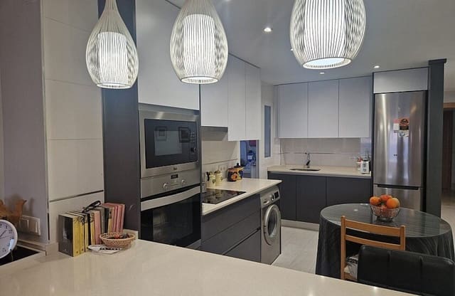 3 soveværelse Strandlejlighed til salg i Playa del Cura, Torrevieja med garage - € 335.000 (Ref: 9429398)