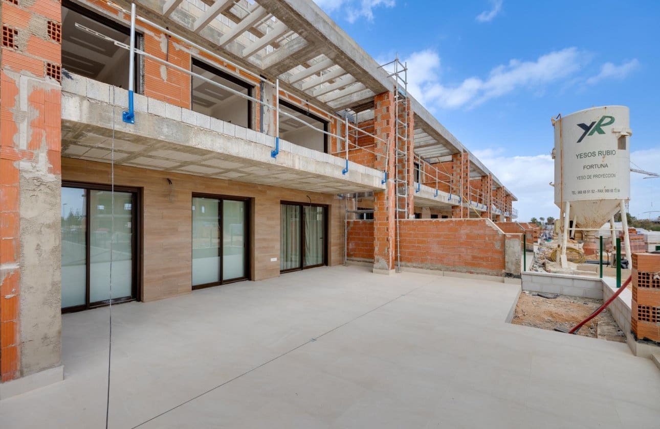 2 soveværelse Lejlighed til salg i Los Alcazares med swimmingpool garage - € 260.000 (Ref: 9429403)