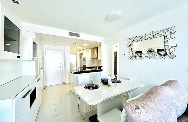 2 slaapkamer Strandappartement te koop in Punta Prima, Torrevieja met zwembad garage - € 398.000 (Ref: 9429405)