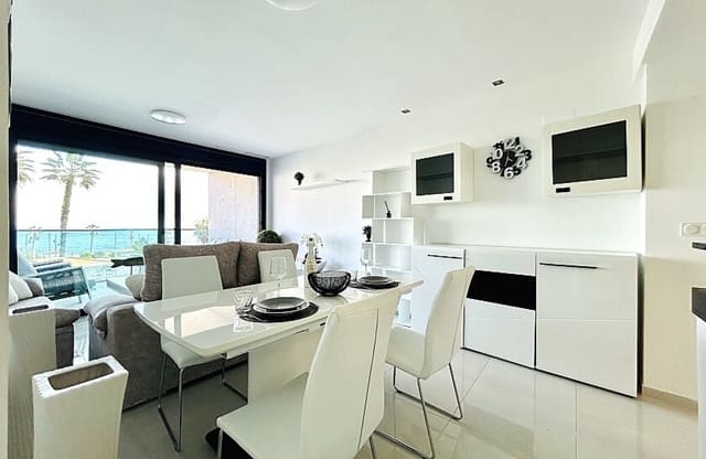 2 slaapkamer Strandappartement te koop in Punta Prima, Torrevieja met zwembad garage - € 398.000 (Ref: 9429405)