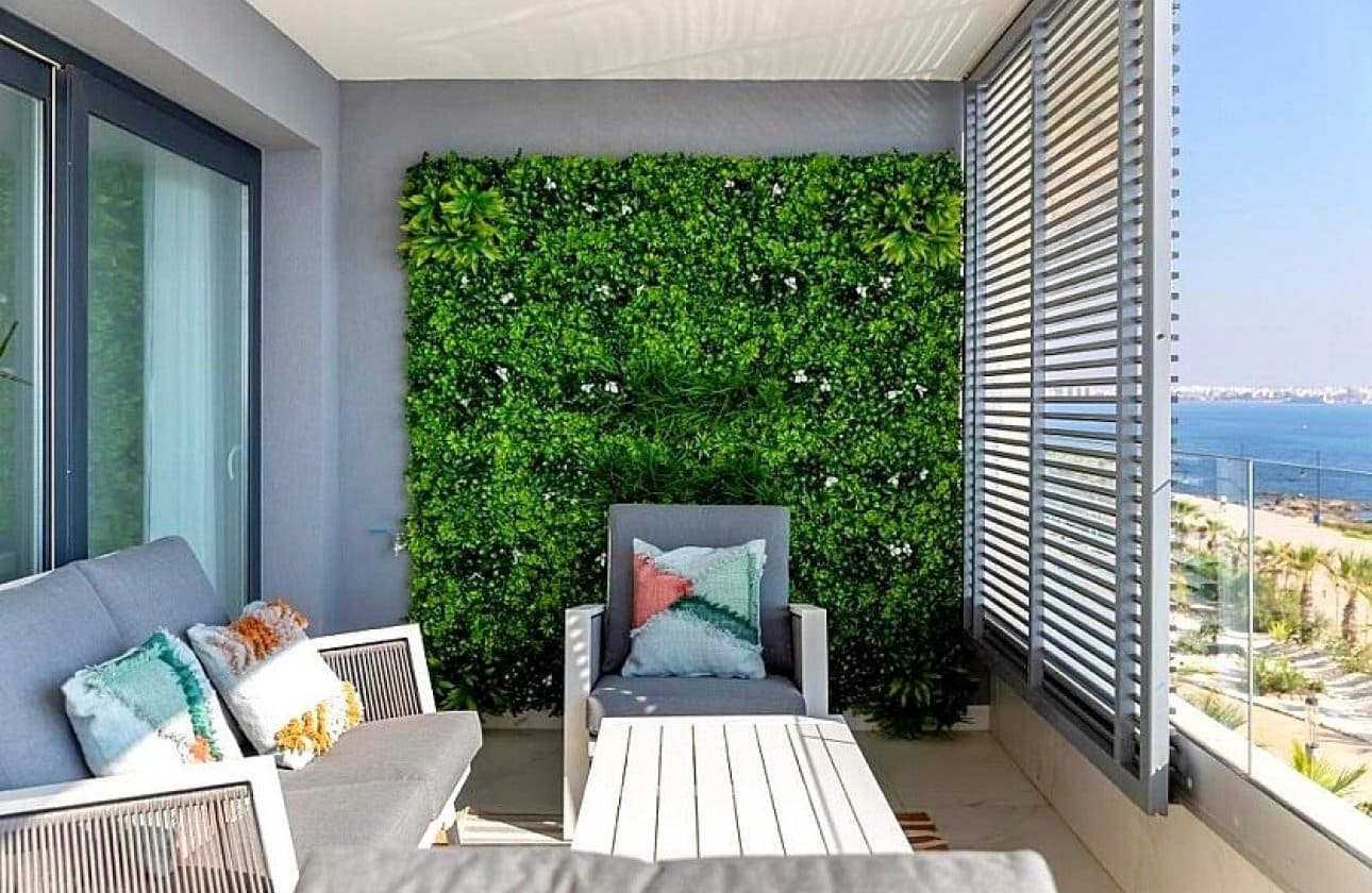 3 slaapkamer Strandappartement te koop in Punta Prima met zwembad garage - € 799.000 (Ref: 9429406)