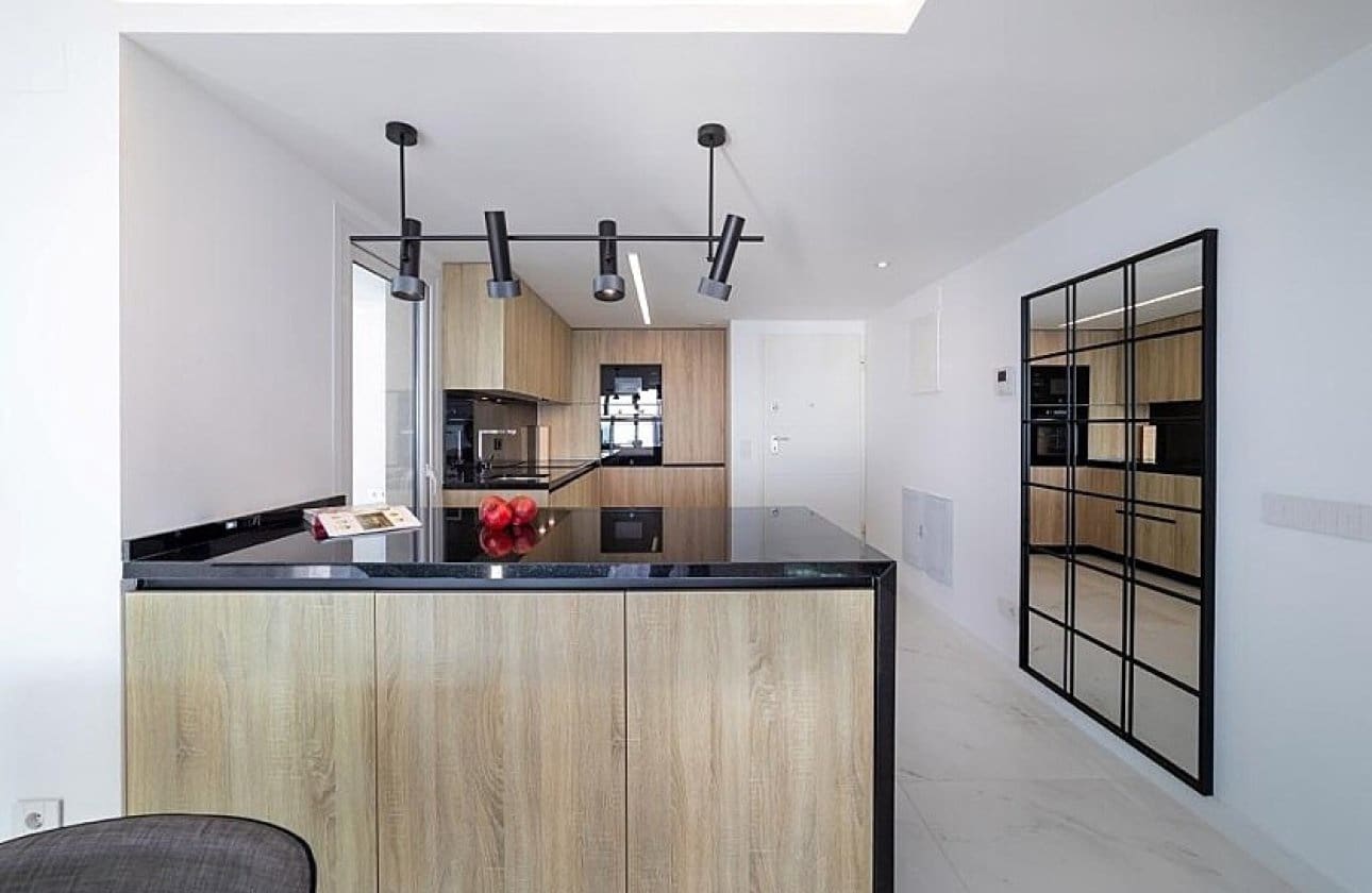 3 slaapkamer Strandappartement te koop in Punta Prima met zwembad garage - € 799.000 (Ref: 9429406)