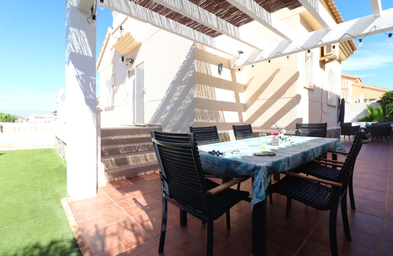 2 camera da letto Villa in vendita in Benijofar con piscina garage - 285.000 € (Rif: 9432542)