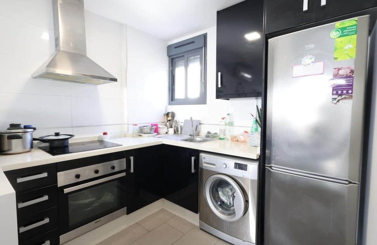 2 makuuhuone Bungalow myytävänä paikassa La Zenia mukana uima-altaan 
autotalli - 289 000 € (Ref: 9432546)