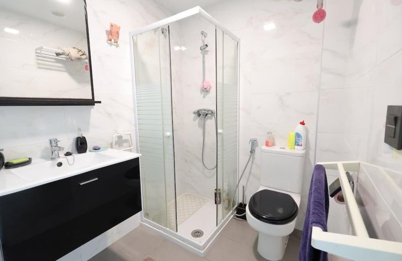 2 makuuhuone Bungalow myytävänä paikassa La Zenia mukana uima-altaan 
autotalli - 289 000 € (Ref: 9432546)