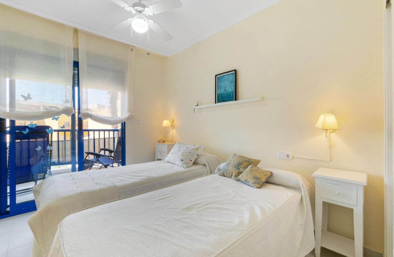 2 bedroom Beach Apartment for sale in Campoamor with pool garage - € 279,000 (Ref: 9432547)