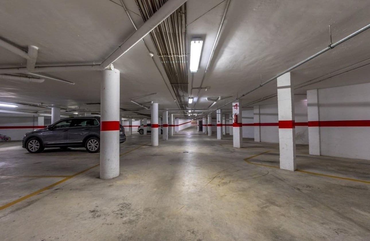 2 bedroom Beach Apartment for sale in Campoamor with pool garage - € 279,000 (Ref: 9432547)