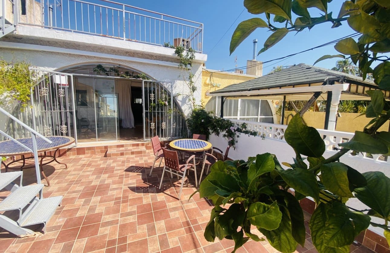 2 soveværelse Bungalow til salg i Playa Flamenca med garage - € 165.000 (Ref: 9442836)