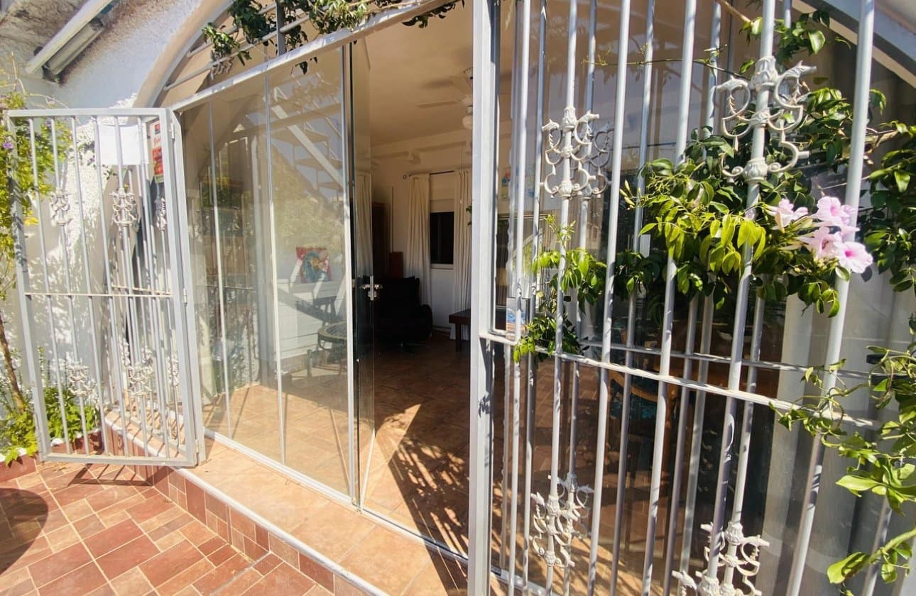 2 soveværelse Bungalow til salg i Playa Flamenca med garage - € 165.000 (Ref: 9442836)