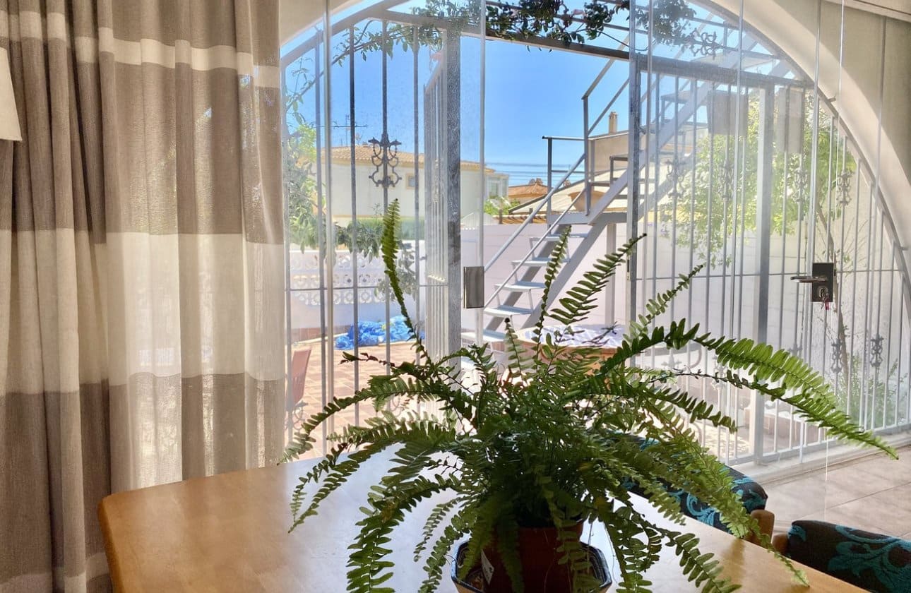 2 soveværelse Bungalow til salg i Playa Flamenca med garage - € 165.000 (Ref: 9442836)