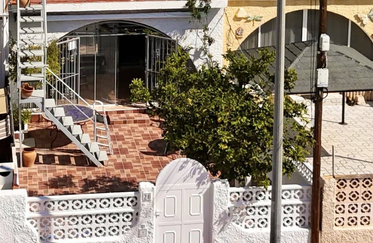 2 soveværelse Bungalow til salg i Playa Flamenca med garage - € 165.000 (Ref: 9442836)