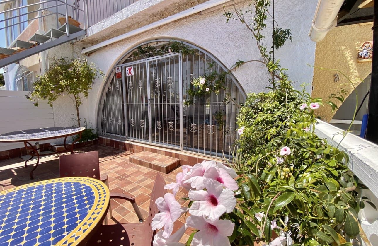 2 soveværelse Bungalow til salg i Playa Flamenca med garage - € 165.000 (Ref: 9442836)