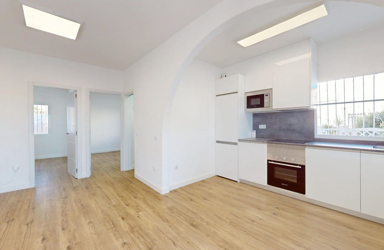 2 bedroom Bungalow for sale in Villamartin - € 199,000 (Ref: 9442837)