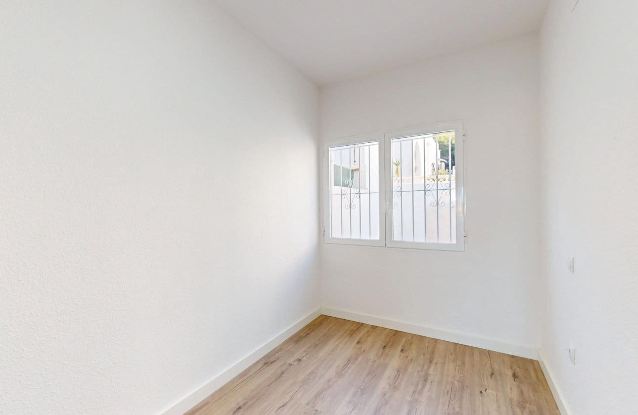 2 bedroom Bungalow for sale in Villamartin - € 199,000 (Ref: 9442837)