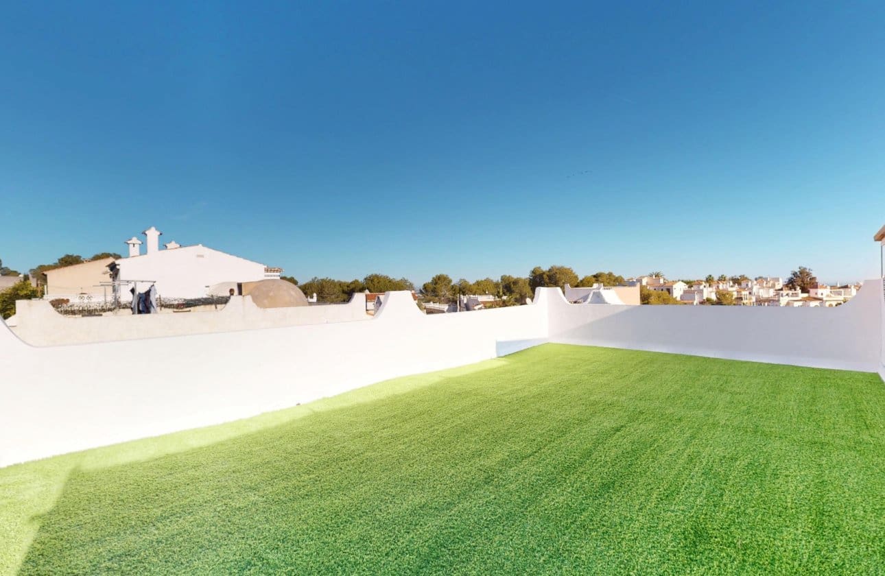 2 bedroom Bungalow for sale in Villamartin - € 199,000 (Ref: 9442837)