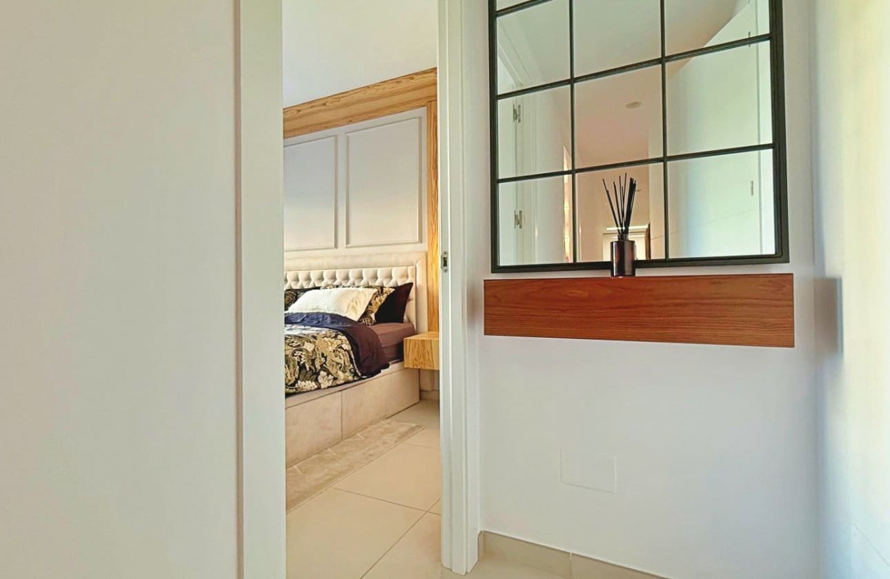 2 soveværelse Strandlejlighed til salg i Punta Prima med swimmingpool garage - € 475.000 (Ref: 9442840)