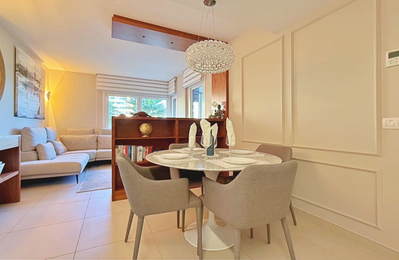 2 soveværelse Strandlejlighed til salg i Punta Prima med swimmingpool garage - € 475.000 (Ref: 9442840)