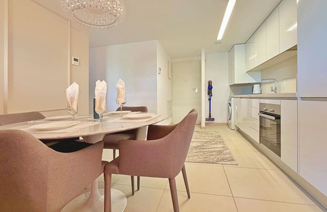 2 soveværelse Strandlejlighed til salg i Punta Prima med swimmingpool garage - € 475.000 (Ref: 9442840)