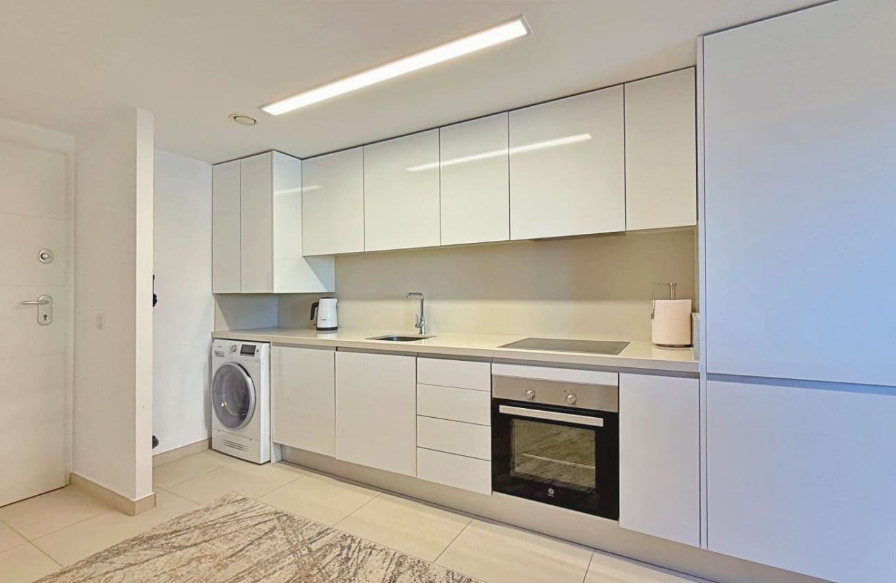 2 soveværelse Strandlejlighed til salg i Punta Prima med swimmingpool garage - € 475.000 (Ref: 9442840)