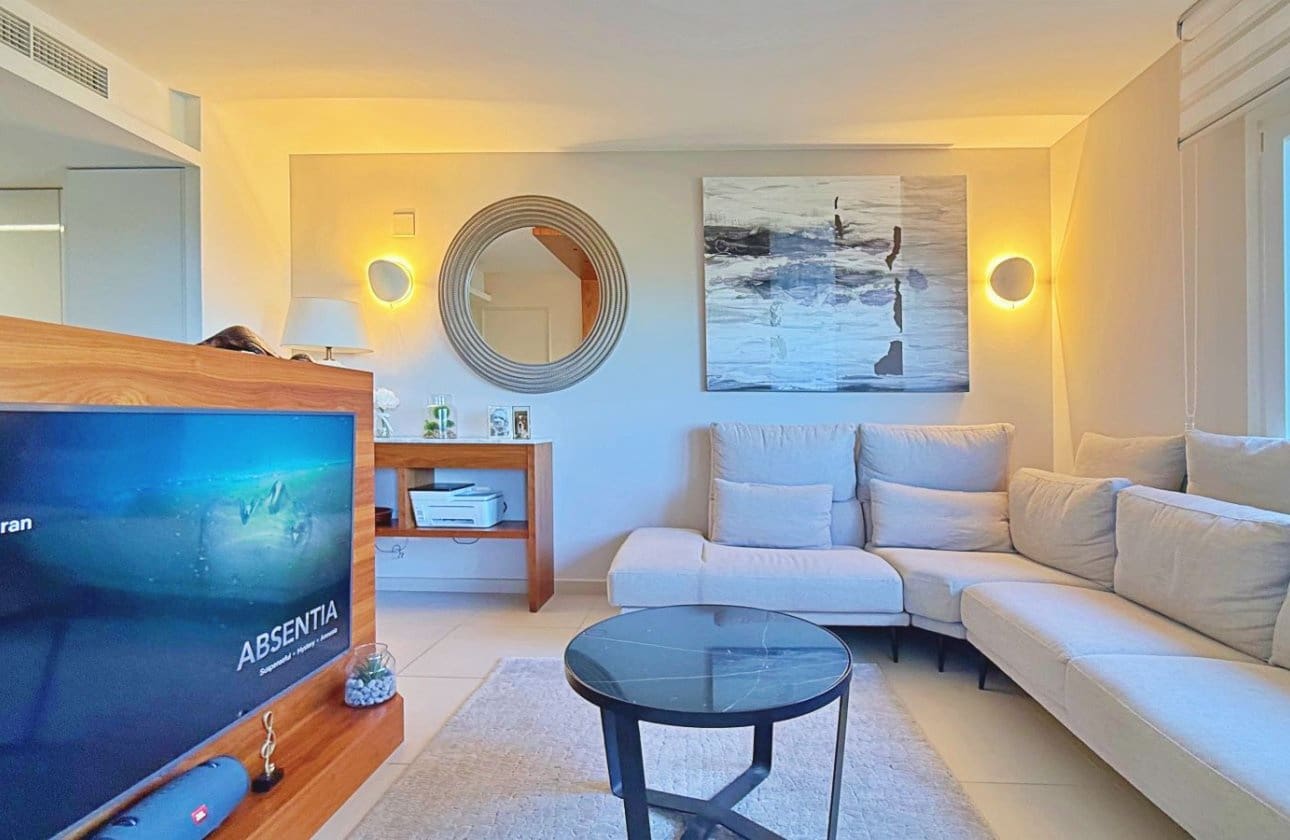 2 soveværelse Strandlejlighed til salg i Punta Prima med swimmingpool garage - € 475.000 (Ref: 9442840)