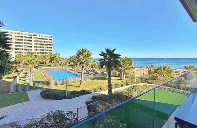 2 soveværelse Strandlejlighed til salg i Punta Prima, Torrevieja med swimmingpool garage - € 475.000 (Ref: 9442840)