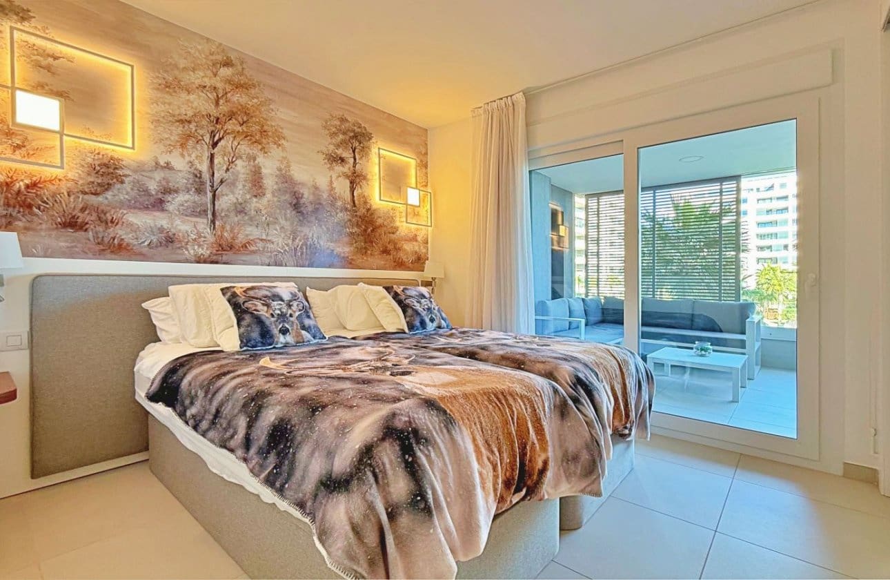 2 soveværelse Strandlejlighed til salg i Punta Prima med swimmingpool garage - € 475.000 (Ref: 9442840)