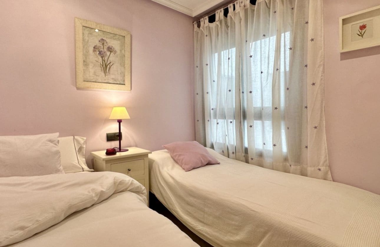 2 quarto Apartamento para venda em Guardamar del Segura com garagem - 319 000 € (Ref: 9442841)