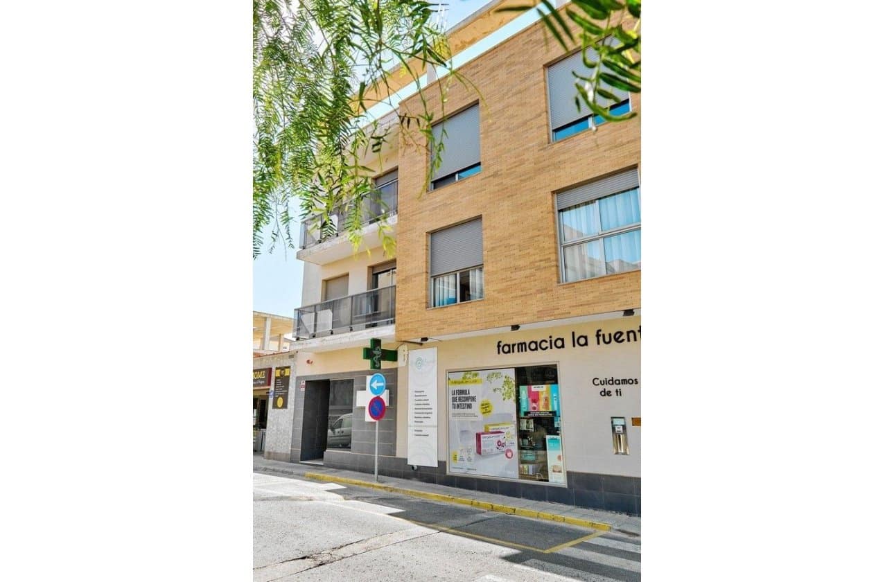 2 Zimmer Apartment zu verkaufen in San Miguel de Salinas mit Pool Garage - 165.000 € (Ref: 9444514)