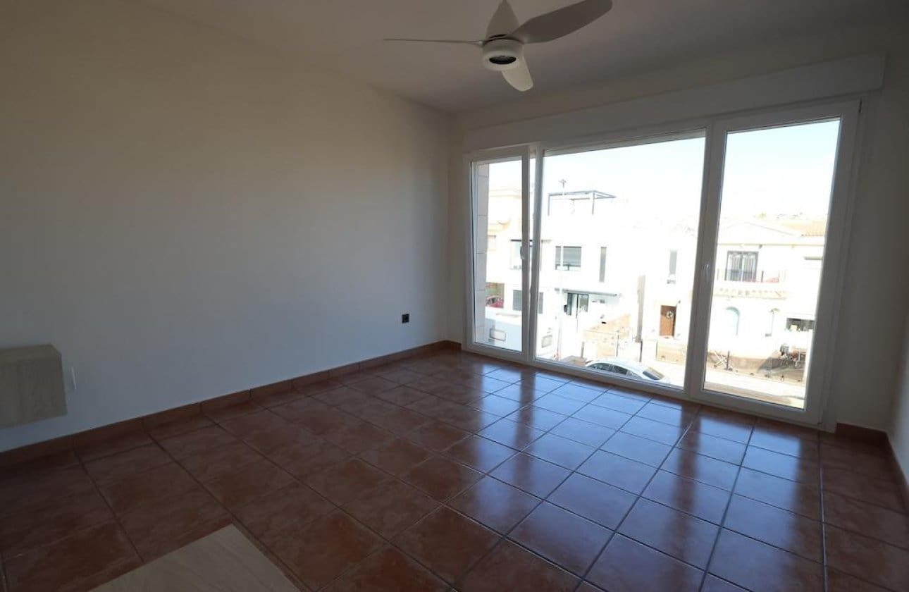 4 Zimmer Villa zu verkaufen in Orihuela Costa - 284.900 € (Ref: 9446911)