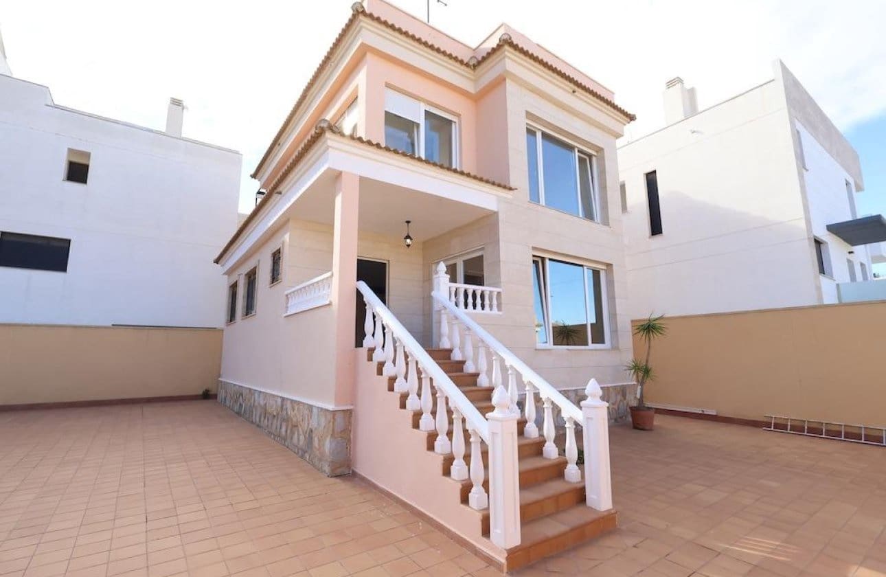 4 Zimmer Villa zu verkaufen in Orihuela Costa - 284.900 € (Ref: 9446911)
