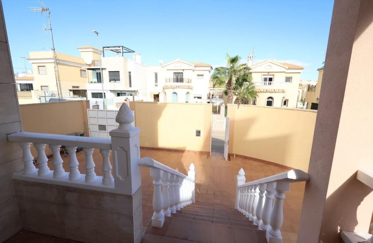4 Zimmer Villa zu verkaufen in Orihuela Costa - 284.900 € (Ref: 9446911)