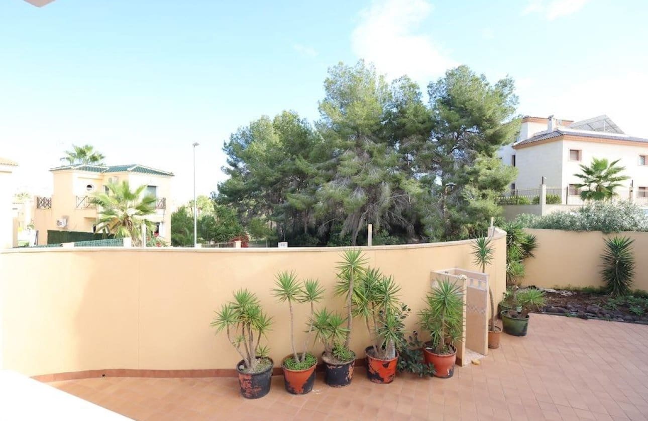 4 Zimmer Villa zu verkaufen in Orihuela Costa - 284.900 € (Ref: 9446911)