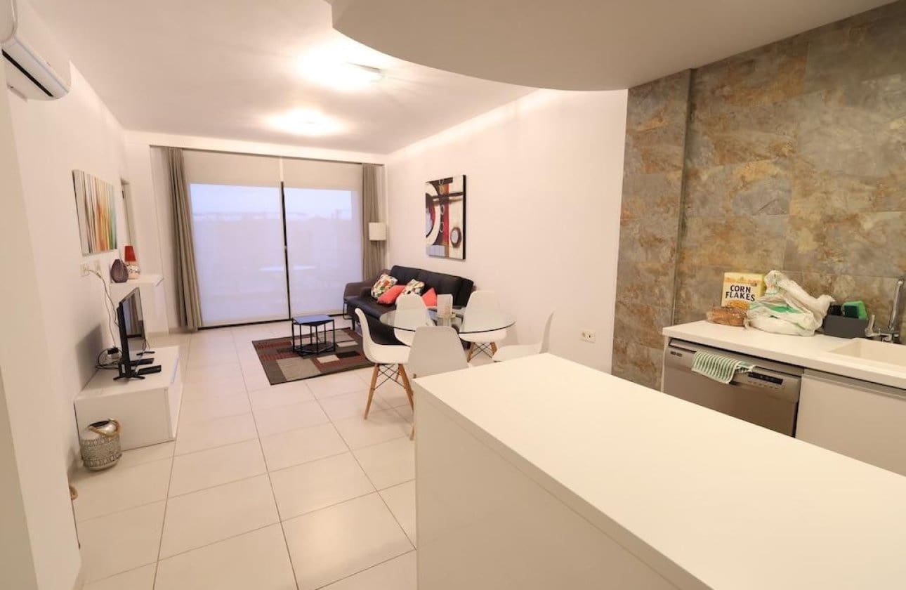 2 Zimmer Apartment zu verkaufen in La Zenia mit Pool - 279.500 € (Ref: 9446913)