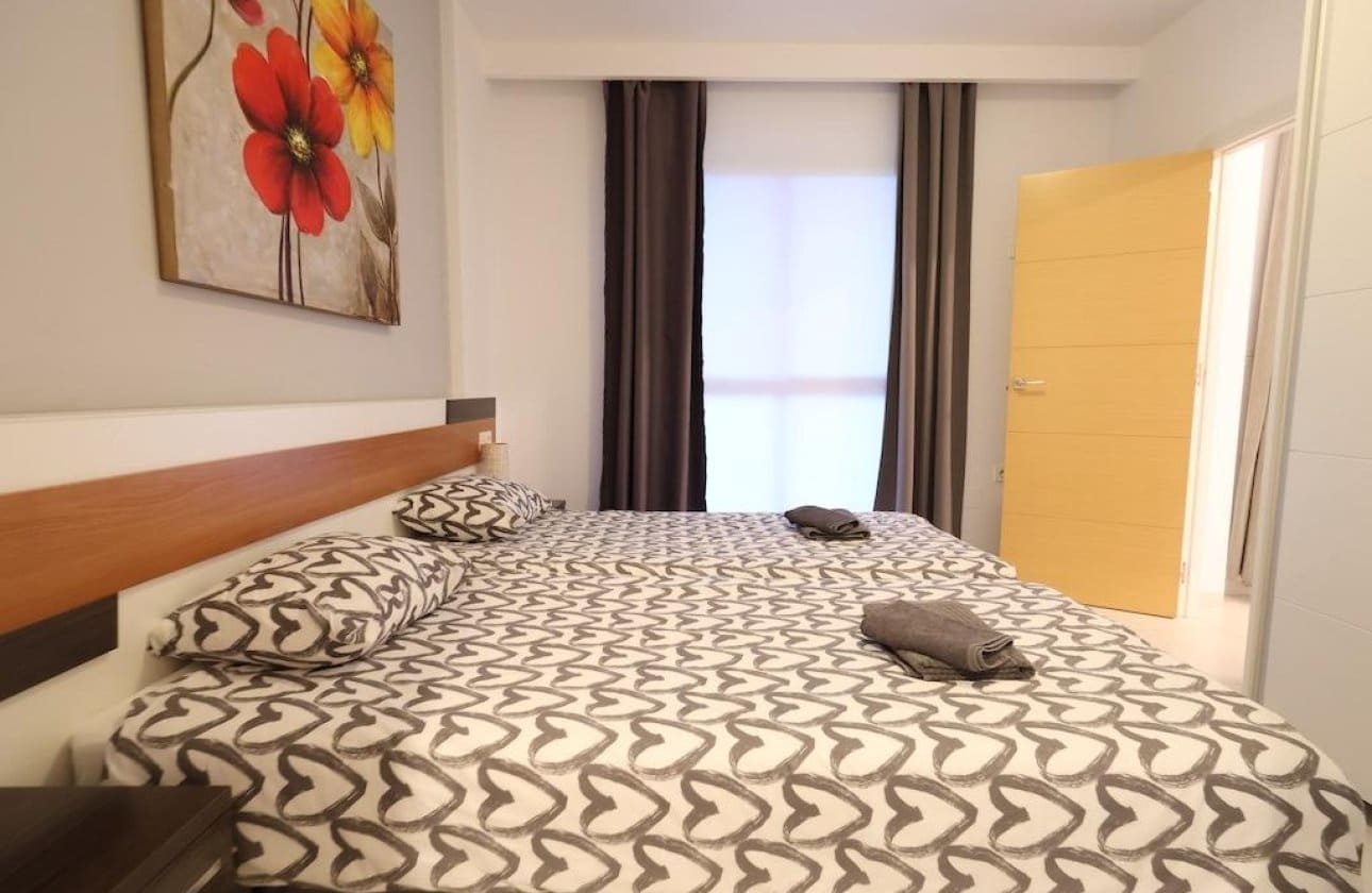 2 Zimmer Apartment zu verkaufen in La Zenia mit Pool - 279.500 € (Ref: 9446913)