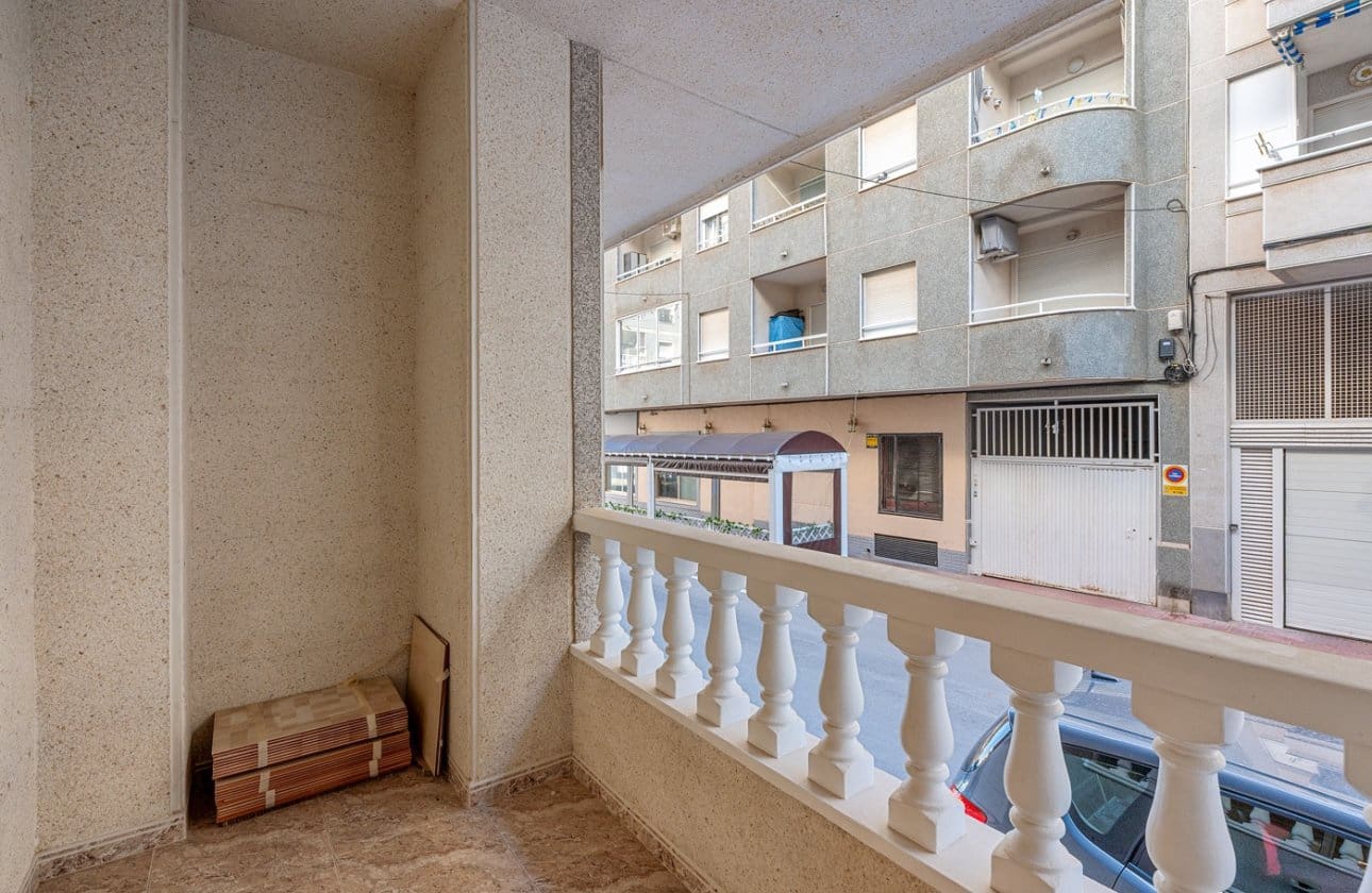 2 slaapkamer Appartement te koop in Torrevieja - € 189.000 (Ref: 9448609)
