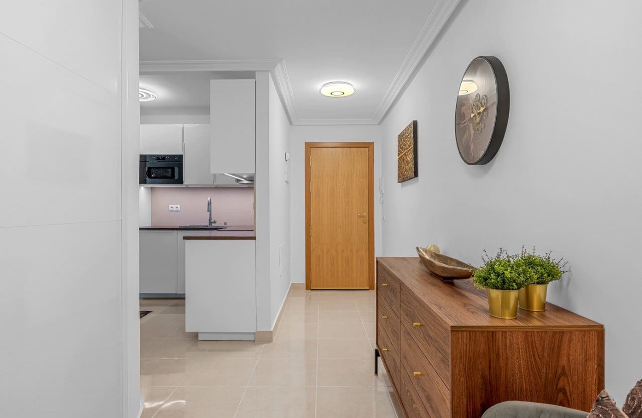 2 slaapkamer Appartement te koop in Torrevieja - € 189.000 (Ref: 9448609)