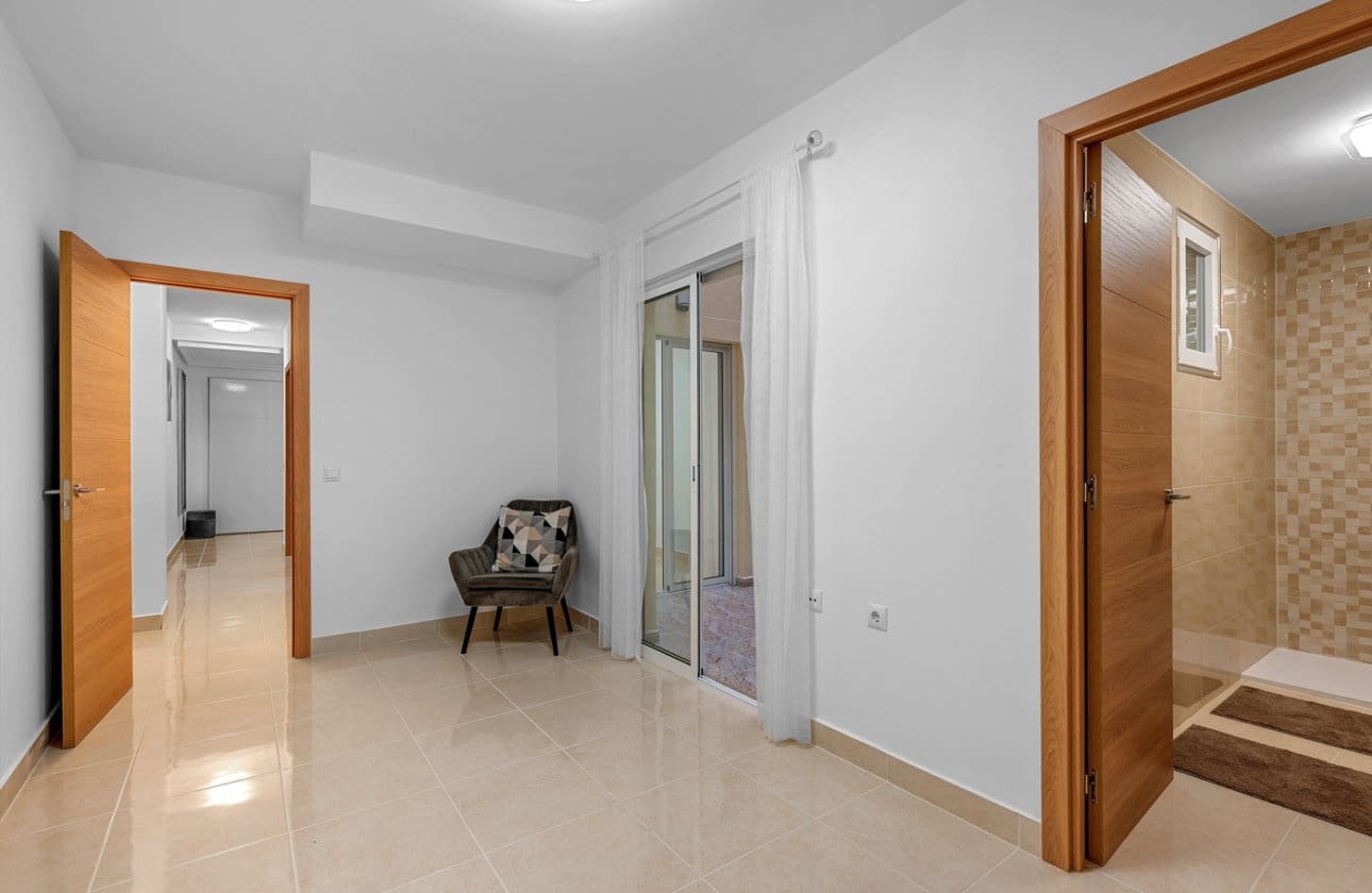 2 slaapkamer Appartement te koop in Torrevieja - € 189.000 (Ref: 9448609)