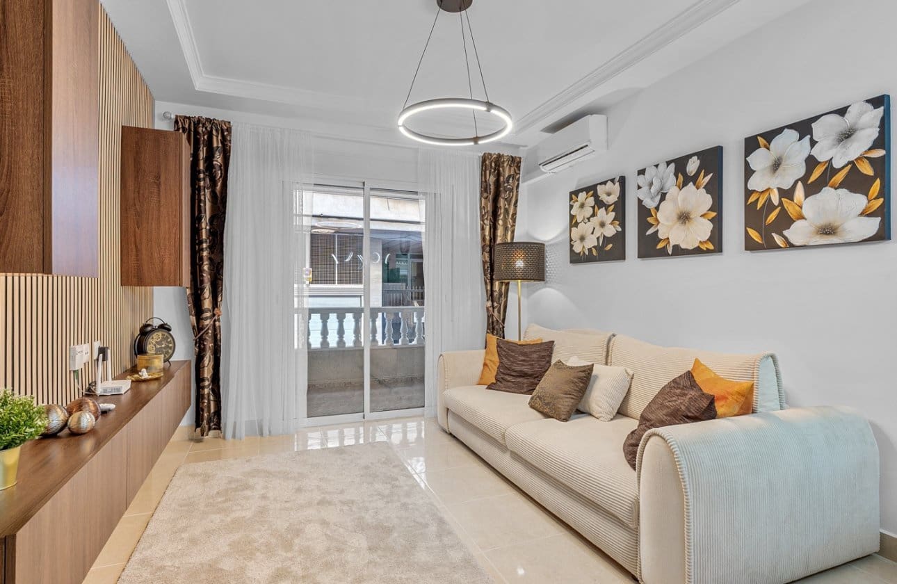 2 slaapkamer Appartement te koop in Torrevieja - € 189.000 (Ref: 9448609)