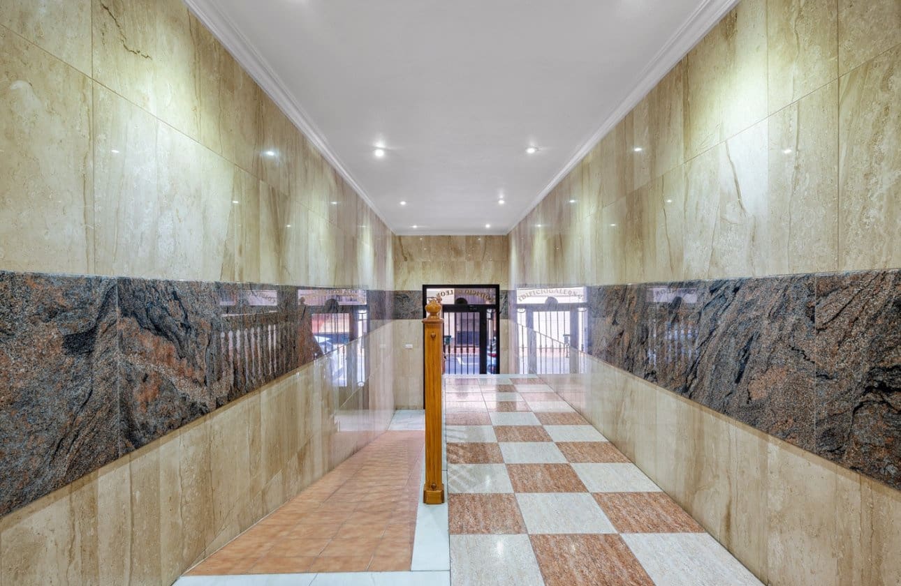 2 slaapkamer Appartement te koop in Torrevieja - € 189.000 (Ref: 9448609)