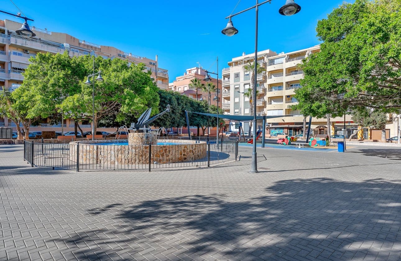2 slaapkamer Appartement te koop in Torrevieja - € 189.000 (Ref: 9448609)