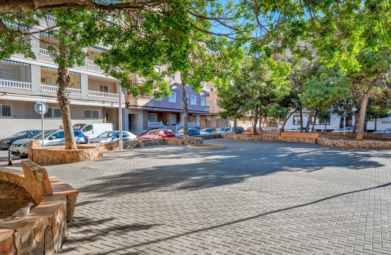 2 slaapkamer Appartement te koop in Torrevieja - € 189.000 (Ref: 9448609)