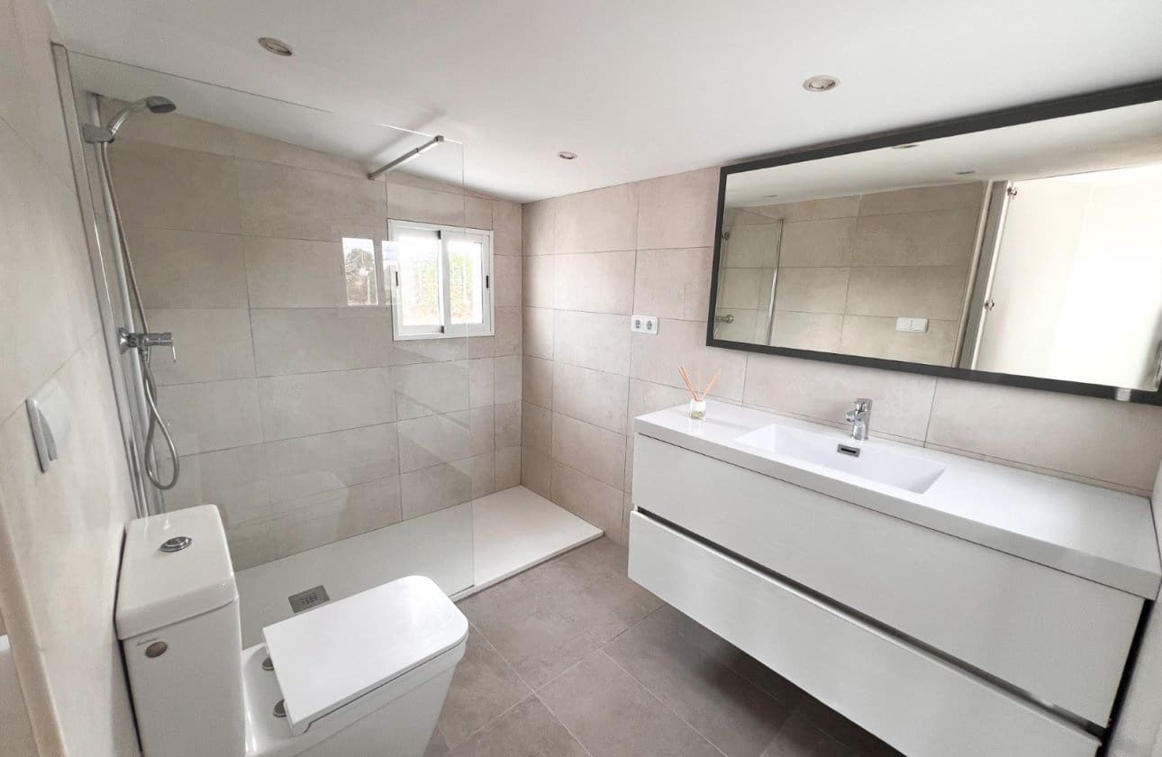 4 bedroom Villa for sale in Dolores with pool garage - € 560,000 (Ref: 9485364)