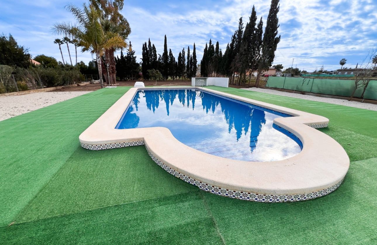 4 bedroom Villa for sale in Dolores with pool garage - € 560,000 (Ref: 9485364)