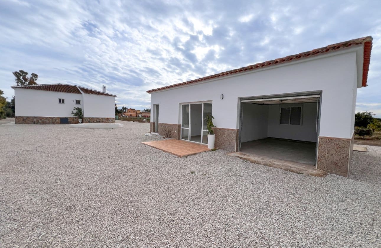 4 bedroom Villa for sale in Dolores with pool garage - € 560,000 (Ref: 9485364)