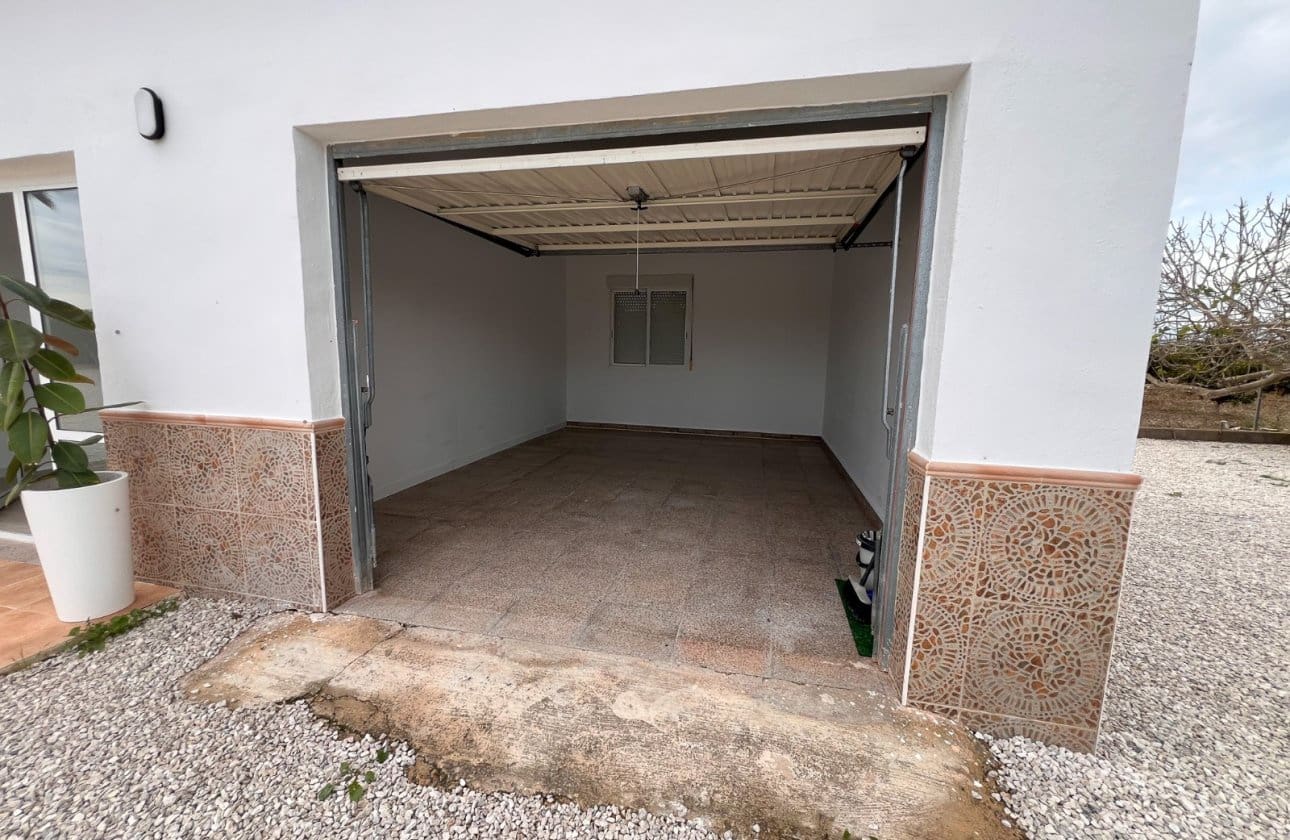 4 bedroom Villa for sale in Dolores with pool garage - € 560,000 (Ref: 9485364)