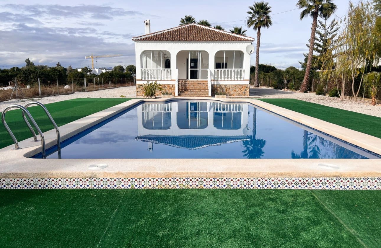 4 bedroom Villa for sale in Dolores with pool garage - € 560,000 (Ref: 9485364)