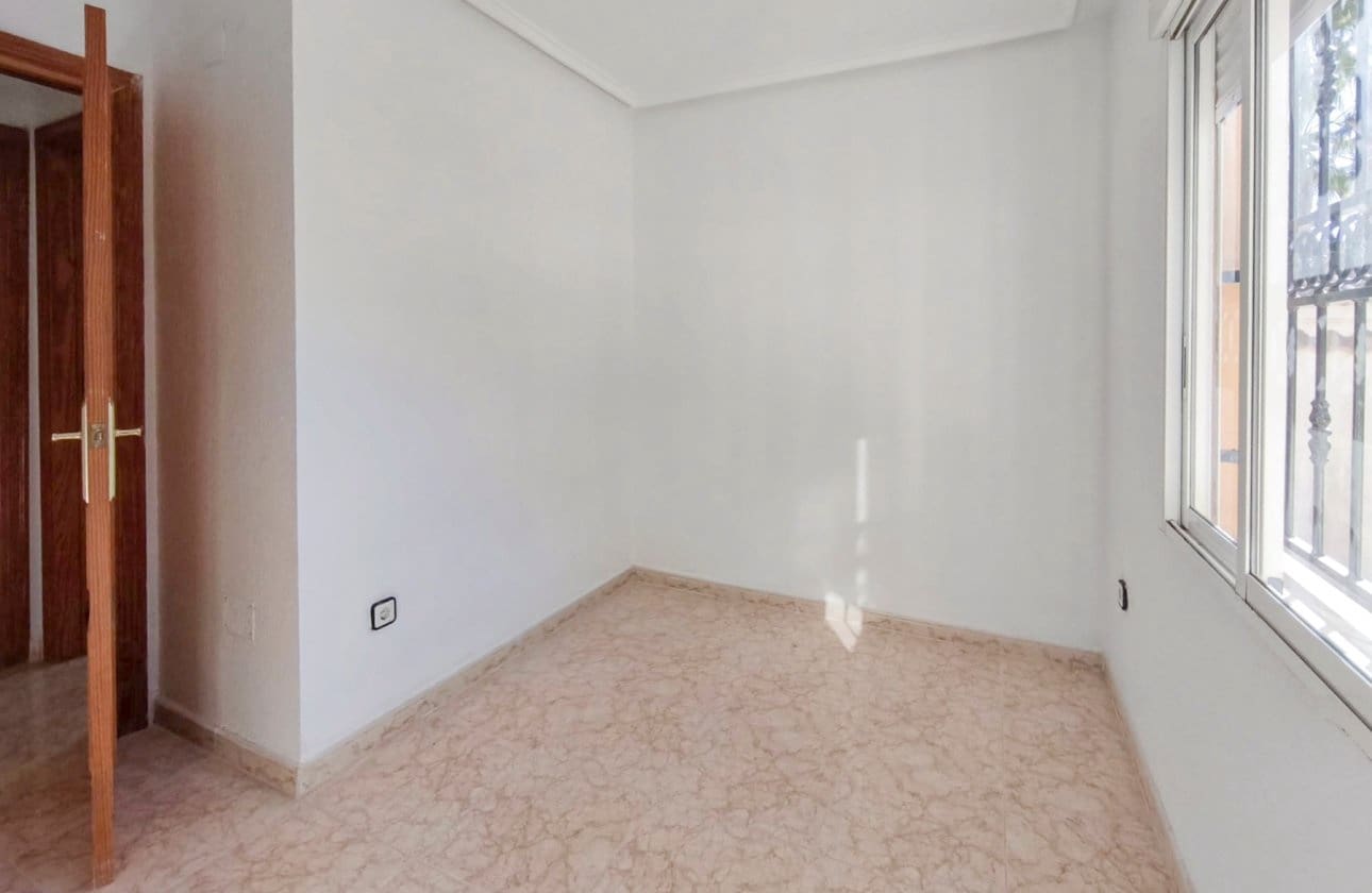 3 bedroom Bungalow for sale in Los Altos with pool - € 210,000 (Ref: 9494366)