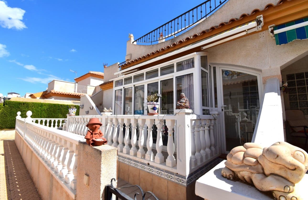 2 slaapkamer Huis te koop in Playa Flamenca met zwembad - € 175.000 (Ref: 9494368)