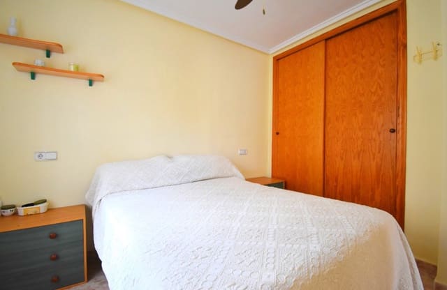 2 slaapkamer Huis te koop in Playa Flamenca, Orihuela met zwembad - € 175.000 (Ref: 9494368)